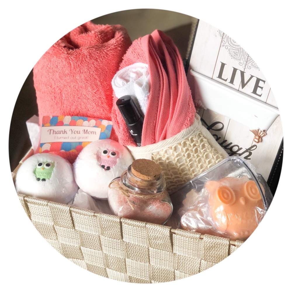 SOLD—-Mothers Day Essential Spa Gift Set